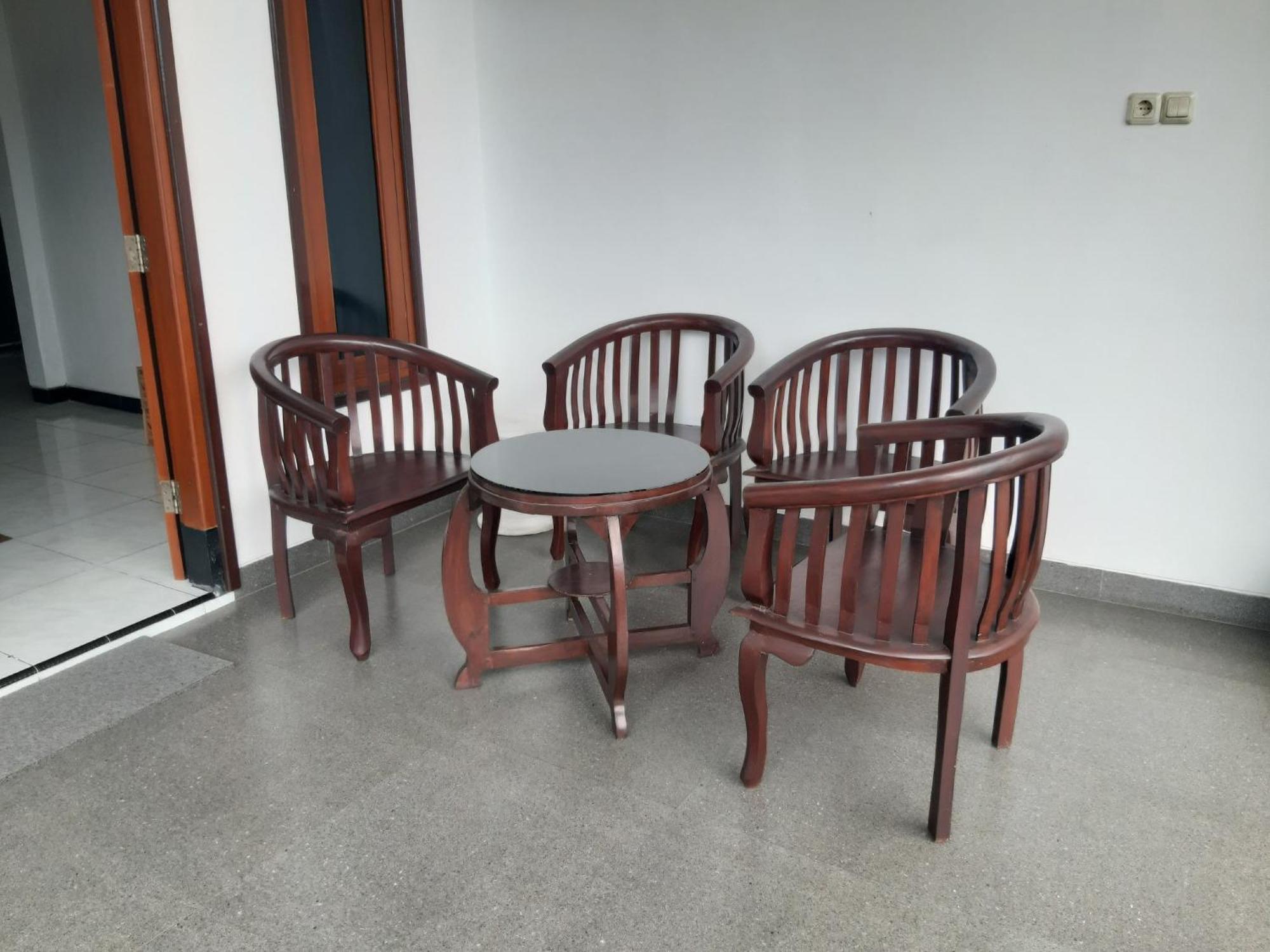 Oyo 2826 Panderman Residence Blitar Luaran gambar